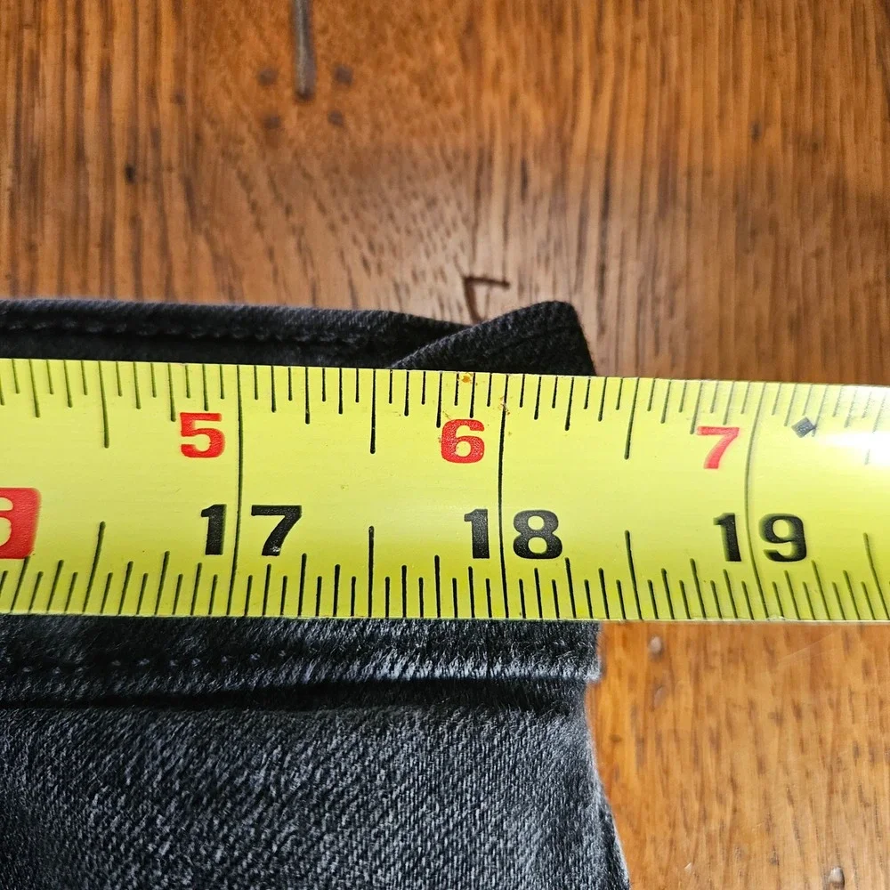 Levis measurements waist